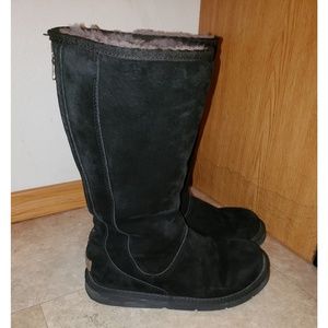 UGG Knightsbridge back zip boot size 7